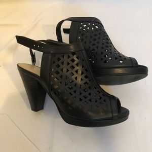 Chinese Laundry Sandal